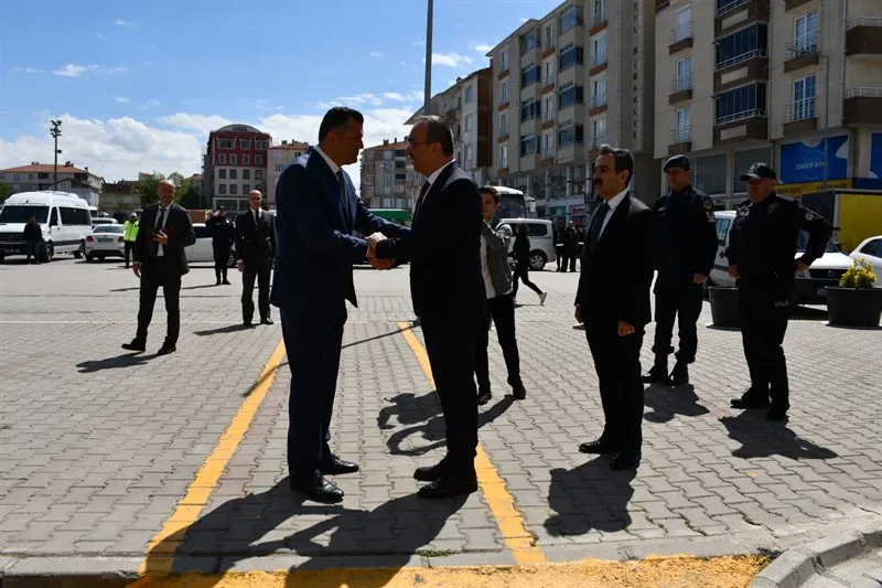 Vali Soytürk Saray Belediyesini Ziyaret Etti